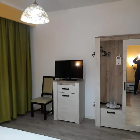 Pensiunea Sydney Maison d'hôtes 3*